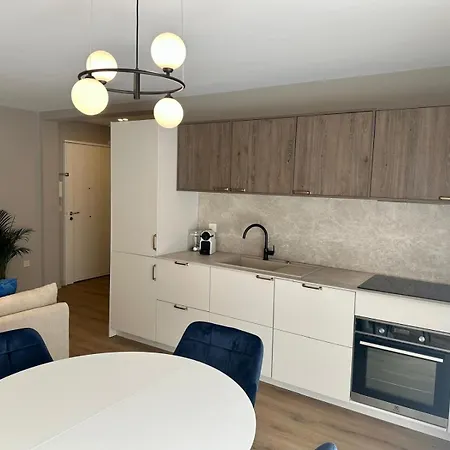 דירה Elegant Escape In - Walk To And Old Town אנטיב
